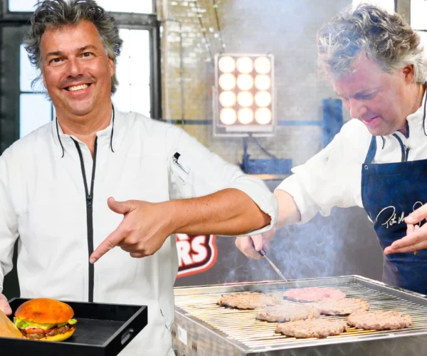 Leipziger Spitzenkoch Peter Maria Schnurr Sitzt Im Rahmen  Neuer TV-Kochshow In Welcher Jury