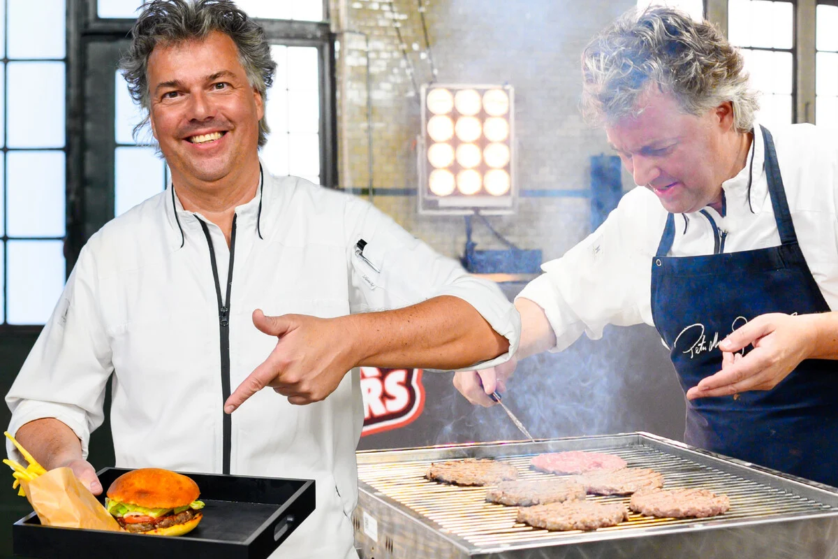 Leipziger Spitzenkoch Peter Maria Schnurr Sitzt Im Rahmen  Neuer TV-Kochshow In Welcher Jury